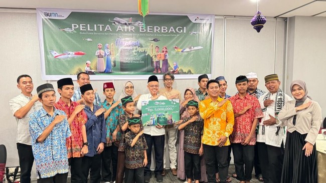 Melalui inisiatif ini, lebih dari 200 anak panti asuhan dari Aceh sampai Papua telah menjadi penerima manfaat dari program Safari Ramadan "Pelita Air Berbagi".