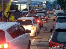 Cerita Pemudik 12 Jam dari Karawang Baru Sampai Tol Pekalongan