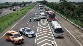 Lalin Tol Japek ke Halim Padat, Pemudik Diimbau Lewat Rute Alternatif