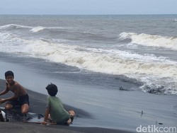BMKG Ingatkan Gelombang Tinggi di Perairan Nias Selama Tiga Hari