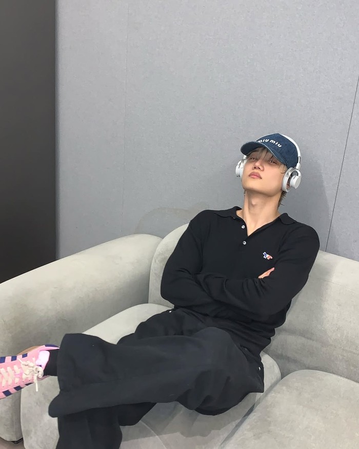 Sebelumnya idol bernama lengkap Kim Jong In tersebut telah memberikan bocoran singkat mengenai album barunya dengan memperdengarkan sedikit instrumen musik dengan getaran tajam./ Foto: instagram.com/zkdlin