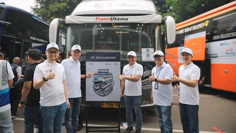 PT Pegadaian melepas ribuan peserta Mudik Asyik Bersama BUMN 2025 dari 12 Wilayah seluruh Indonesia. Kegiatan ini diikuti oleh 3.300 pemudik yang hendak pulang