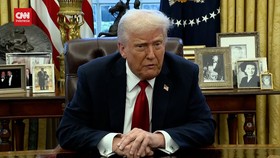 VIDEO: Trump Kenakan Tarif 25 Persen Atas Mobil Impor ke AS