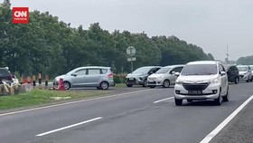 VIDEO: Tol Cipali Padat, Contra Flow di KM 162 DIberlakukan