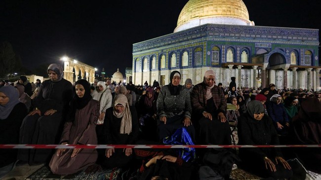Masjid Al Aqsa di Yerusalem, Palestina, kembali menjadi sorotan setelah situs ketiga tersuci umat Islam itu terancam runtuh imbas pembangunan bawah tanah Israel