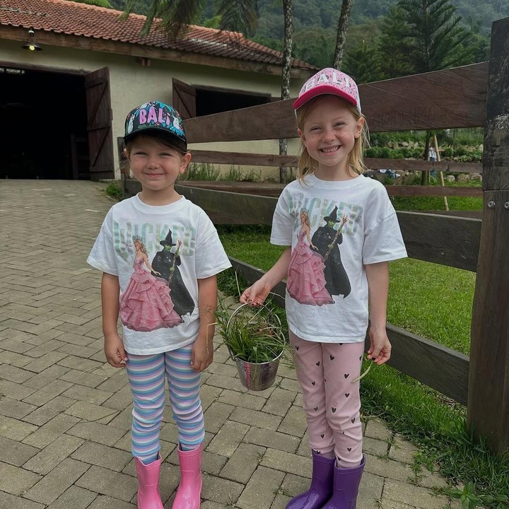 <p>Sering dibilang kembar, Si Kecil yang akrab disapa Allie dan Ollie ini adalah kakak beradik yang terpaut usia dua tahun. Allie lahir pada 28 Mei 2018 sementara Ollie lahir pada 20 April 2020. (Foto: Instagram: @marissaln)</p>