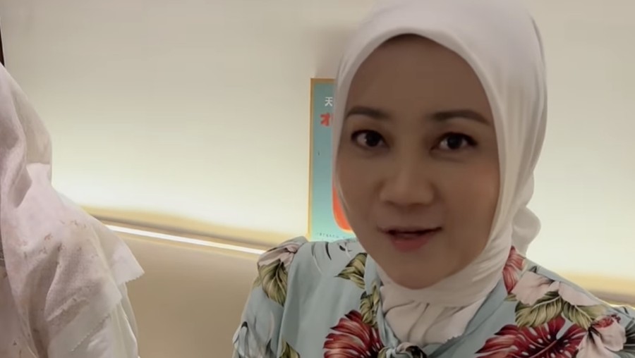 Atalia Praratya Jajan Bakso hingga Beri Kue Ultah ke Ridwan Kamil Atalia Praratya Jajan Bakso hingga Beri Kue Ultah ke Ridwan Kamil