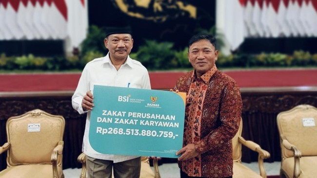 Penyaluran zakat menjadi komitmen BSI sebagai institusi keuangan syariah, mengalokasikan 2,5 persen zakat dari perolehan laba operasional maupun zakat karyawan.