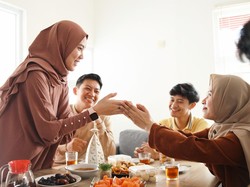 Tips Bertemu Calon Mertua di Momen Lebaran