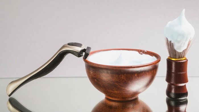 Jangan Cuma Buat Cukur! Shaving Cream Bisa Bersihin 3 Hal Ini, Lho! Sudah Tahu?