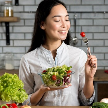 3 Tips Diet untuk Perempuan Usia 40-an Menurut Ahli dari Stanford