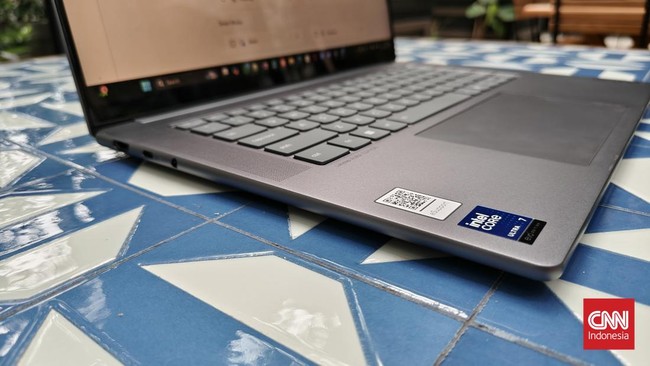 Lenovo meramaikan pasar laptop premium dengan kehadiran seri Yoga Slim 7i (15 inci, Gen 9). Simak ulasannya di sini.