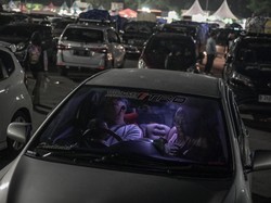 Video: Puncak Arus Mudik, Rest Area Km 57 Tol Japek Ramai