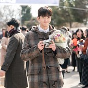 Ikon Sad Boy di Awal 2025, Lee Jun Young Alami Kisah Cinta Menyedihkan di 2 Drama Terbaru