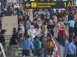 Video: H+4 Lebaran, Wisatawan Pilih Terbang ke Bali
