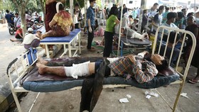 Pasien Luka Korban Gempa Menumpuk di Luar RS Ibu Kota Myanmar