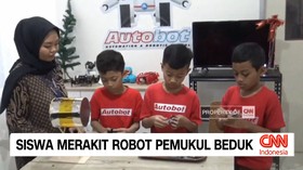 VIDEO: Siswa Merakit Robot Pemukul Beduk