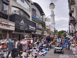 Kenangan Manis Berburu Baju Lebaran di Dalem Kaum Bandung