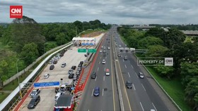 VIDEO: H-3 Lebaran, Begini Suasana One Way di Tol Cikampek dari Udara