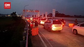 VIDEO: Cerita Pemudik Terjebak Macet Menuju Kampung Halaman