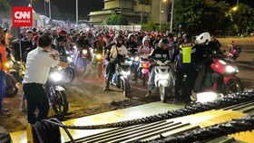 VIDEO: Momen Video Drone Pemudik Bermotor Padati Pelabuhan Ciwandan