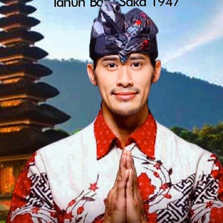 <p>Pemilik nama lengkap I Gusti Agung Kusuma Yudha Rai atau yang akrab disapa Ade Rai adalah salah satu figur publik yang berasal dari Bali. Ia pun merayakan Hari Raya Nyepi dengan mengunggah foto di Instagram Stories. “Selamat Hari Raya Nyepi Tahun Baru Saka 1947,” tulis Ade Rai, dikutip dari laman<em> Instagram@ade_rai,</em> Sabtu (29/3/2025). (Foto: Instagram@ade_rai)</p>