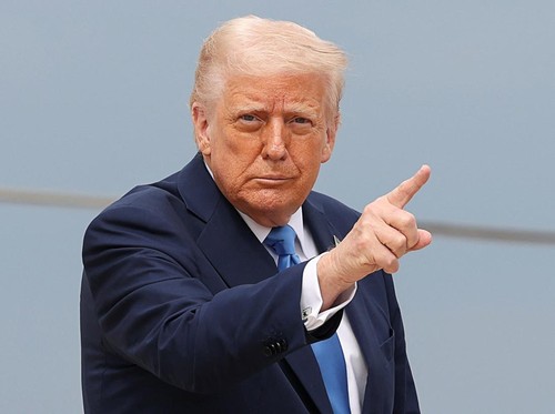 Trump Resmi Setop Sanksi AS terhadap Suriah