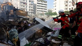 FOTO: Israel Tak Hormati Gencatan Senjata, Kirim Serangan ke Lebanon