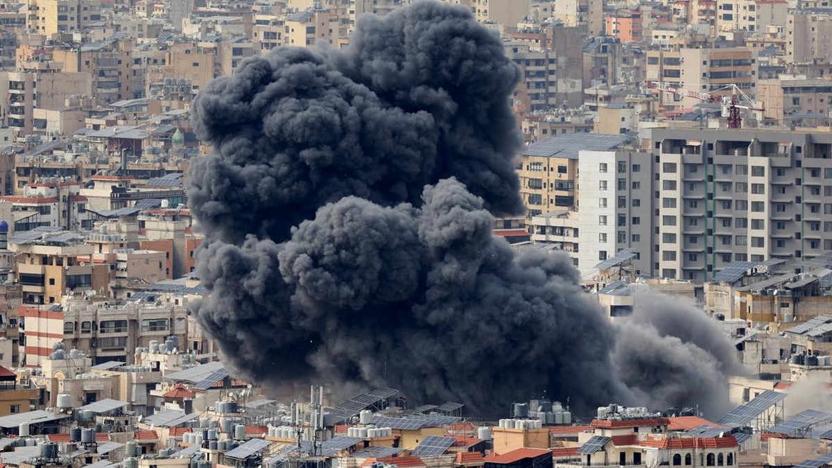 FOTO: Israel Tak Hormati Gencatan Senjata, Kirim Serangan ke Lebanon
