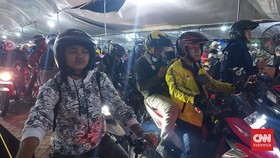 Pemudik Sepeda Motor di Pelabuhan Ciwandan Melonjak Sabtu Dini Hari