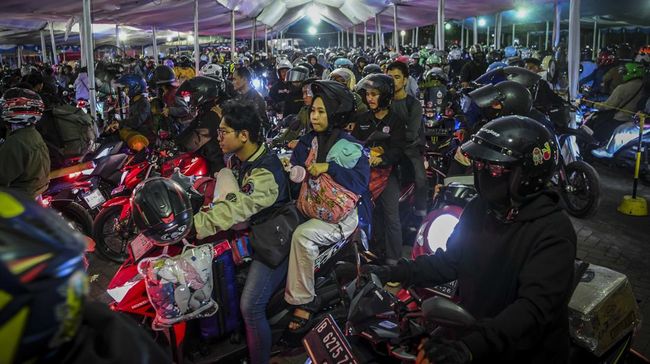 Saat mudik, para perantau akan berbondong-bondong kembali ke daerah asalnya. Namun tahukah kamu, apa arti mudik dan asal muasal penggunaan katanya?