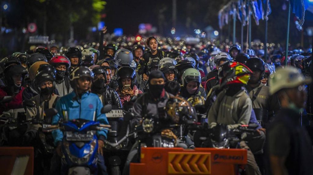 64 Lampu Rusak, Pemudik Menuju Pelabuhan Ciwandan Terancam Gelap