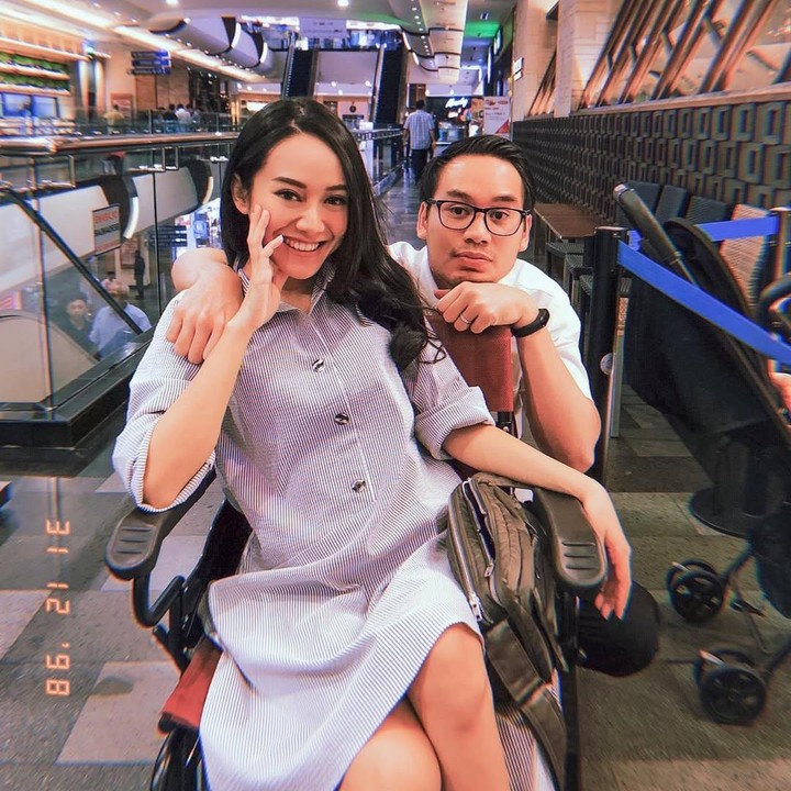 <p>Rama mengenang tujuh tahun menjalani rumah tangga dengan Merdi. Ia mengungkap rasa syukur memiliki sang istri di hidupnya<strong>. “</strong>Selama 7 tahun ini selalu bersyukur beruntungnya aku punya istri <em>@merdiotav,</em>” tulis Rama, dikutip dari laman<em> Instagram@ramputs,</em> Sabtu (29/3/2025). (Foto: Instagram@merdioctav)</p>