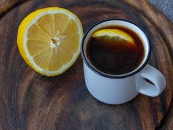 Nikmatnya Espresso Romano, Racikan Unik Kopi Pakai Lemon
