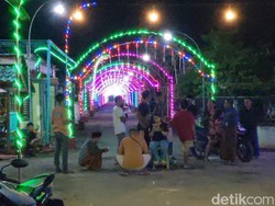 Meriahnya Perkampungan Trenggalek Sambut Lebaran