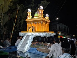 Kemeriahan Pawai Takbiran Idul Fitri 2025 di NTB dan NTT
