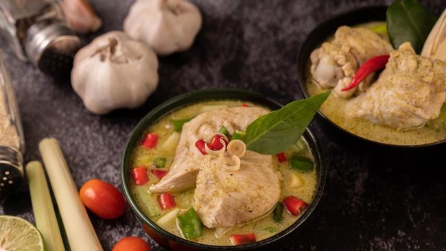 Mengapa Ketupat dan Opor Ayam Selalu Ada Saat Lebaran? Ini Makna di Baliknya!
