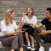 Sederhana Tapi Belum Tentu Semua Bisa, Ini 4 Kebiasaan yang Bisa Memperkuat Hubungan dengan Orang Terdekat