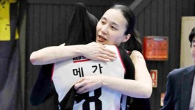Megawati Sujud Syukur dan Menangis Bawa Red Sparks ke Final