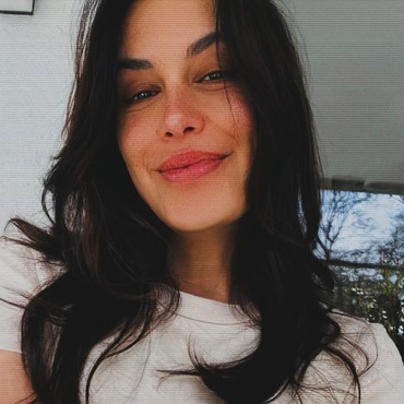 Sophia Latjuba Bawa Kabar Duka