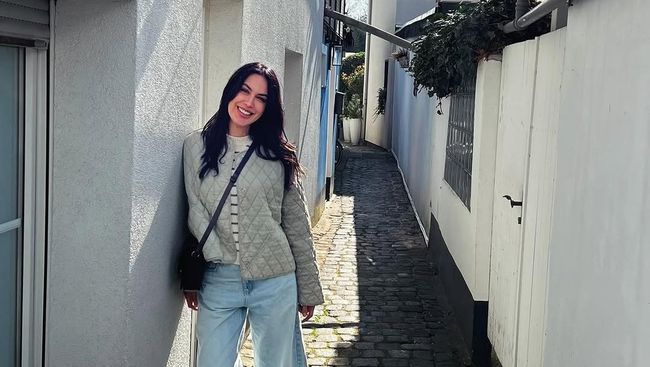 Ada Ariel NOAH, Sophia Latjuba Akur Foto Bareng 2 Mantan Pacar