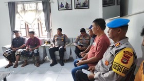 Viral Polisi Berkeliaran Naik Motor dan Mulut Bau Alkohol Saat Nyepi