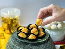 7 Tips Menikmati Kue Lebaran Tanpa Takut Berat Badan Naik