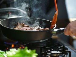 Wanti-wanti Dokter soal Memanaskan Ulang Makanan Sisa Lebaran
