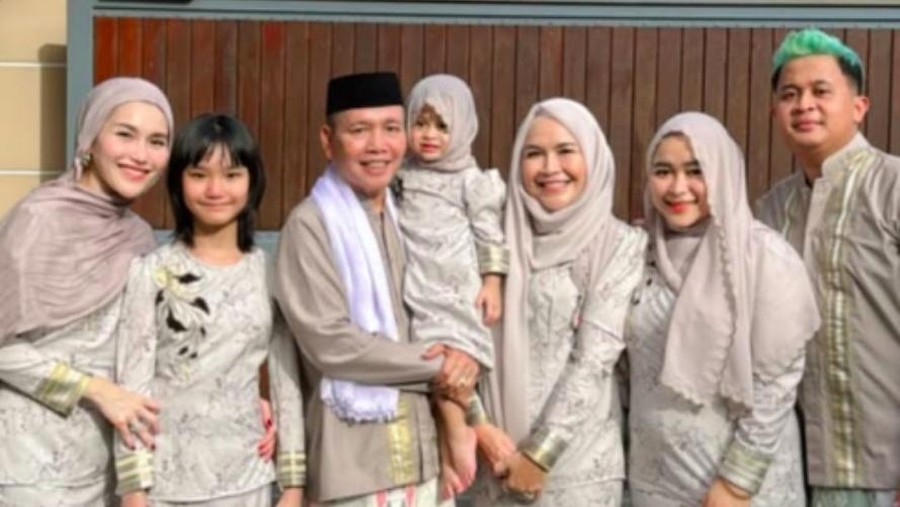 Artis Idul Fitri Artis Idul Fitri