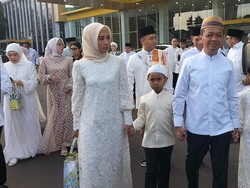 Bahlil Salat Id di Masjid DPP Golkar Bareng Ace Hasan hingga Akbar Tanjung
