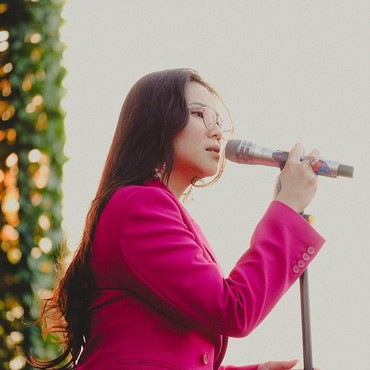 Lirik Lagu Konyol - Danilla Riyadi