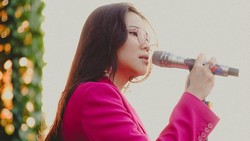 Lirik Lagu Konyol - Danilla Riyadi