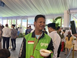Senangnya Driver Ojol Bisa ke Istana Salami Prabowo Tanpa Perlu Lepas Jaket