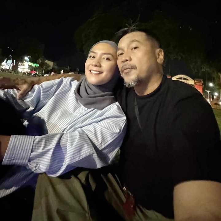 <p>Mudik atau pulang kampung sudah menjadi tradisi di Indonesia menjelang hari raya Idul Fitri. Penyanyi Enno Lerian pun termasuk salah satu figur publik yang melakukan perjalanan mudik Lebaran tahun ini. (Foto: Instagram@ennolerian_)</p>